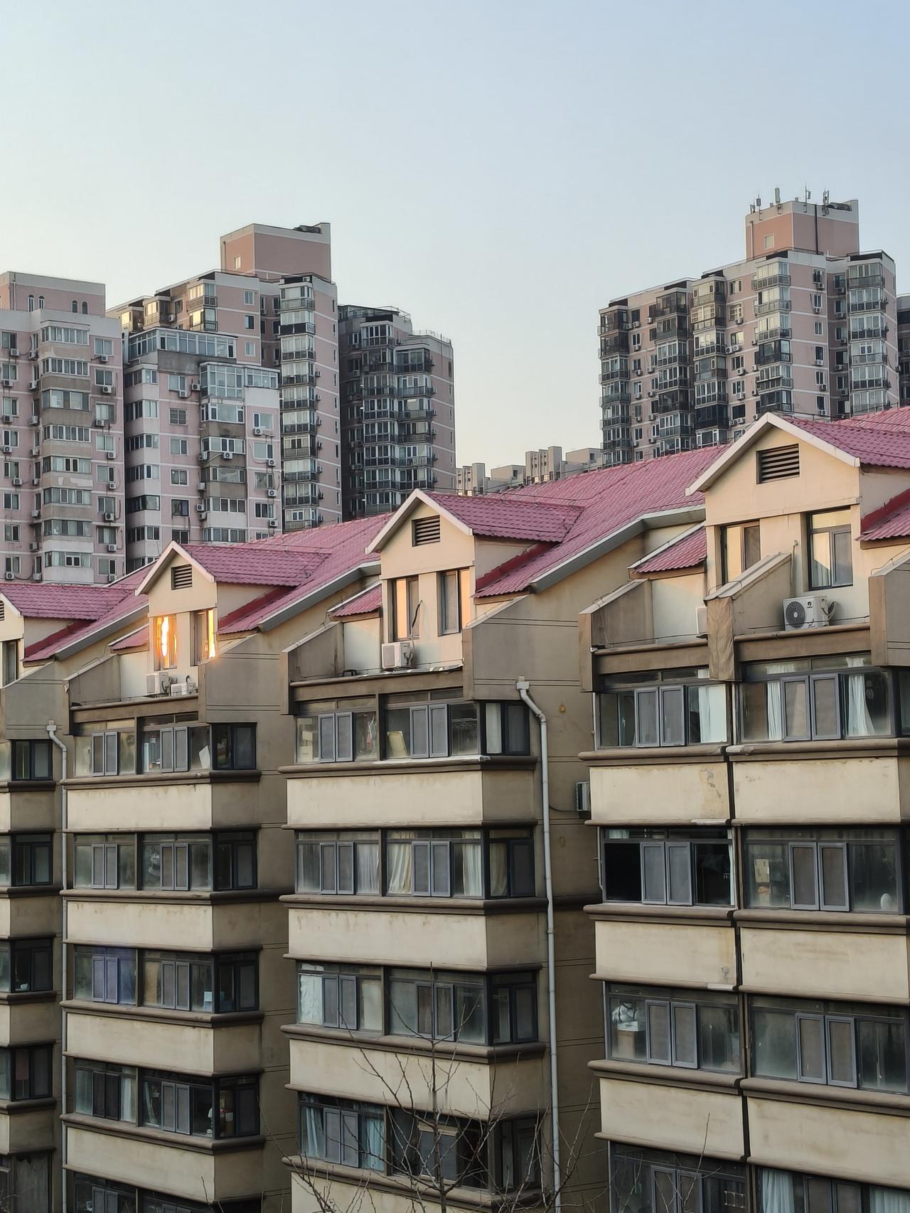 岁岁风调雨顺，请赐下联