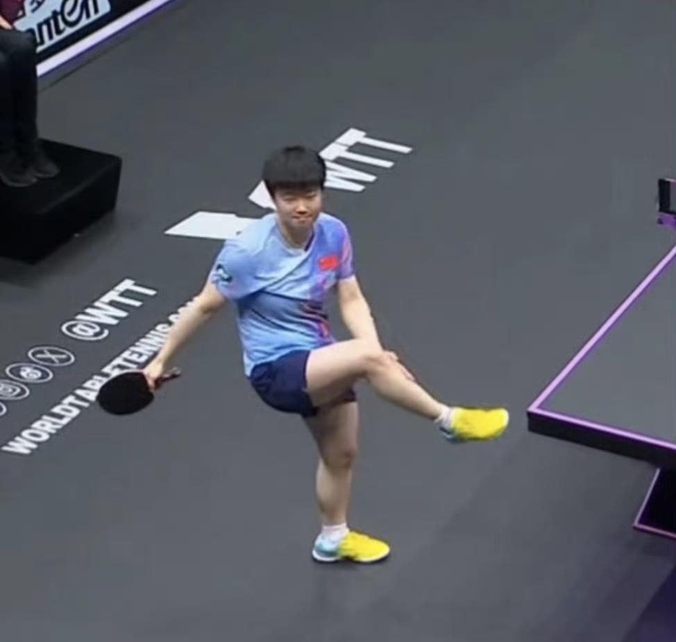 孙颖莎赢了外协好朋友，下一轮就没有那么轻松了，
赛场上发生一件事情，
球迷都说莎