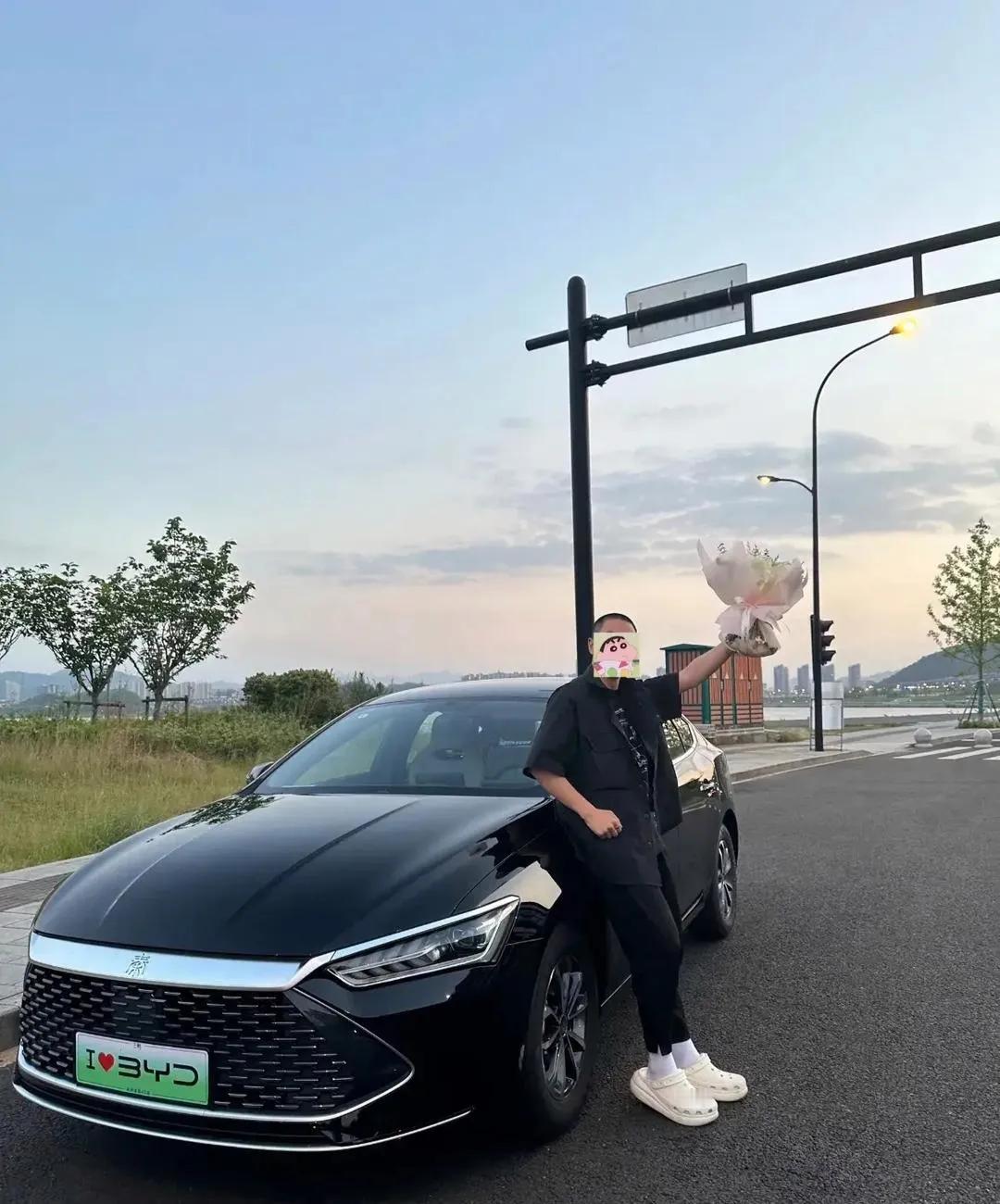 今天，我含着泪把我的比亚迪秦给卖了。说实话，不卖不知道，一卖真是吓一跳!
花了1