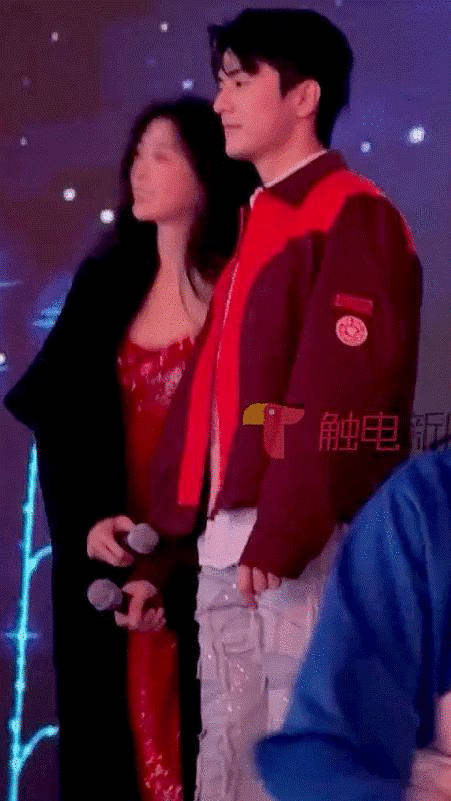 动图动图～（幻视一些婚礼表演现场🥺  在说什么🥺太甜了太甜了啊啊啊啊啊啊||