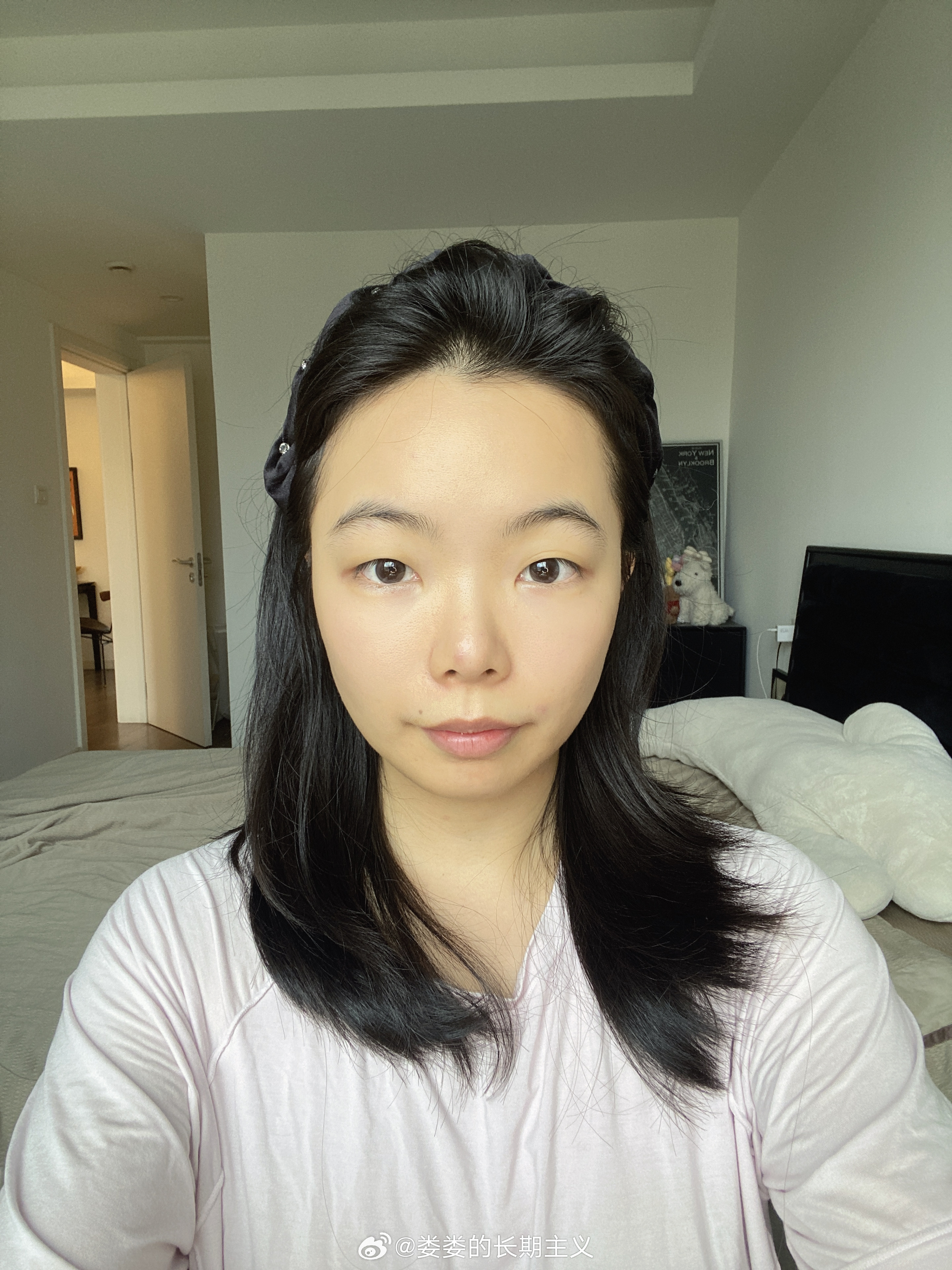 ✅第二次练妆（P3）换了美瞳，换了彩妆色系，因为都是日常淡妆，看着差不多。所以化