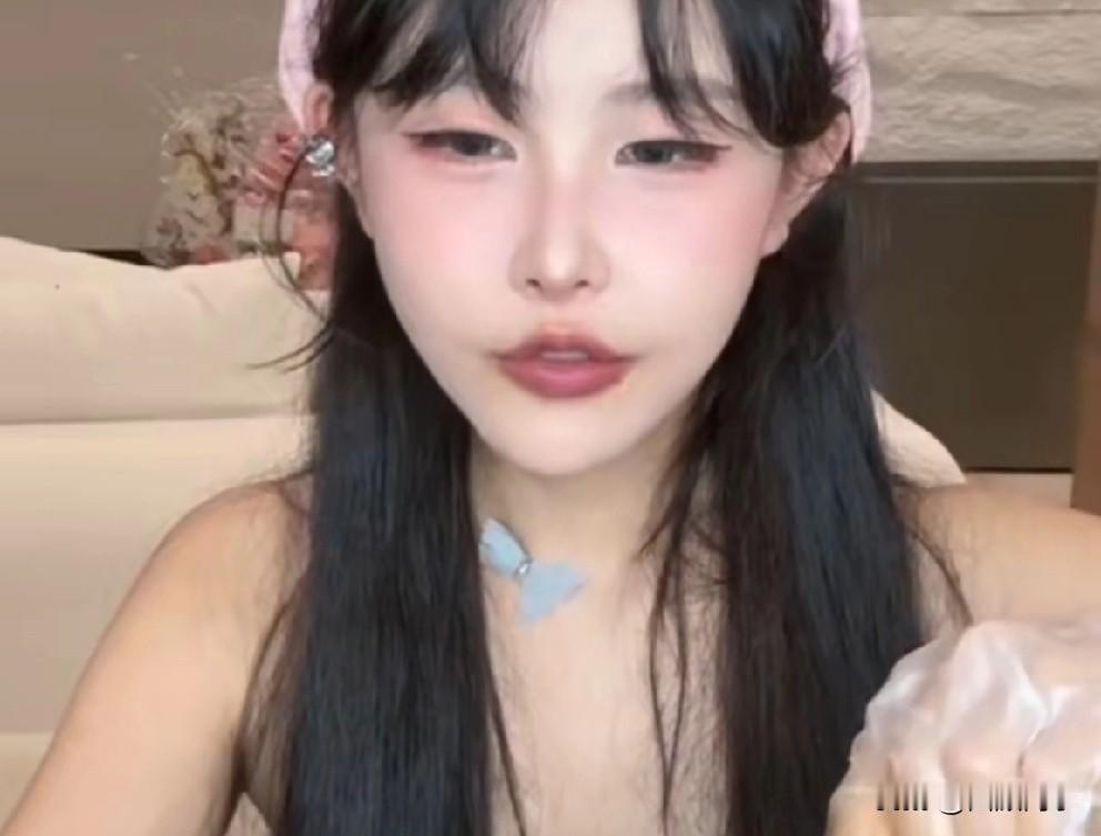 猫妹妹否认与多个男子群x！

                对外声称前男友身份