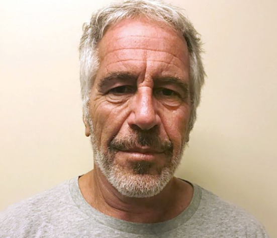 美国官方新公布的文件显示，尽管有禁止入境加拿大的犯罪记录，爱泼斯坦在2014年仍