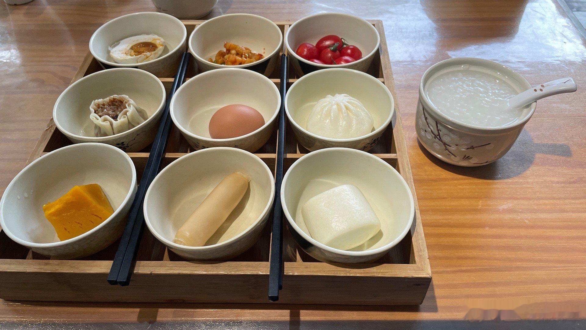 这顿早餐，让人印象深刻～ ​​​