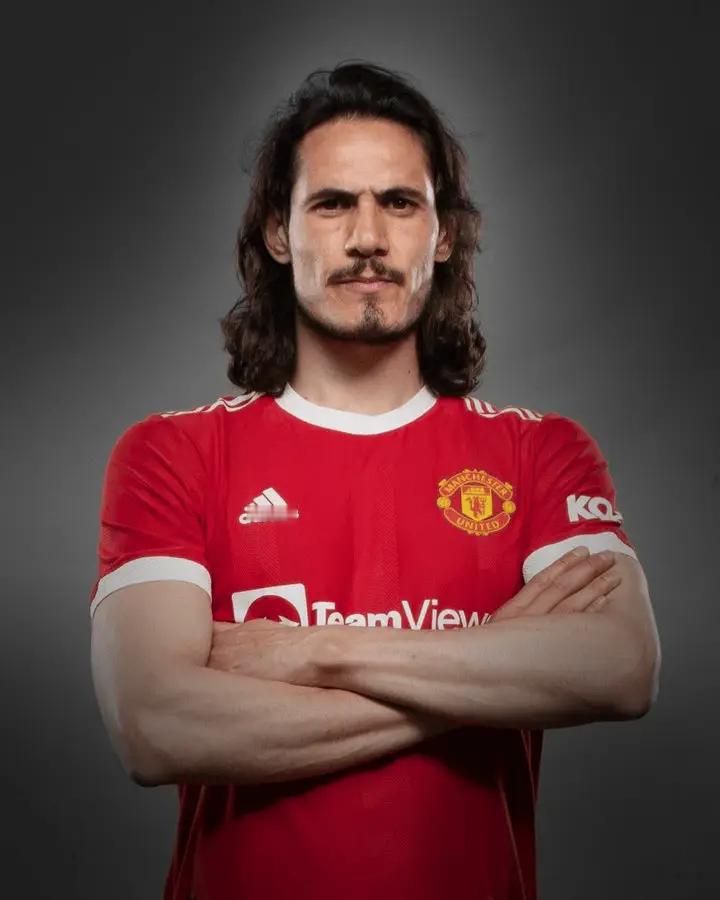 今天是乌拉圭前锋卡瓦尼的39岁生日，老东家曼联发文为其庆生。卡瓦尼在2020年至