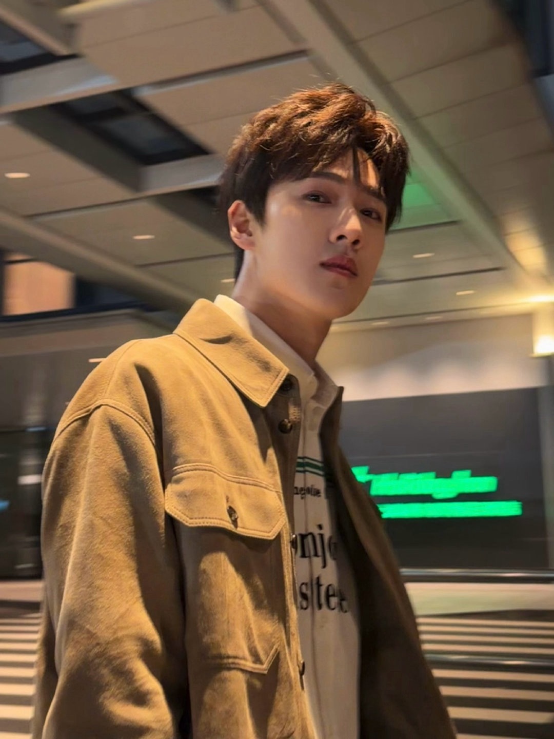 李昀锐｜Dior 2026秋冬大秀出发造型出图，身穿Dior新季系列，清爽舒适！