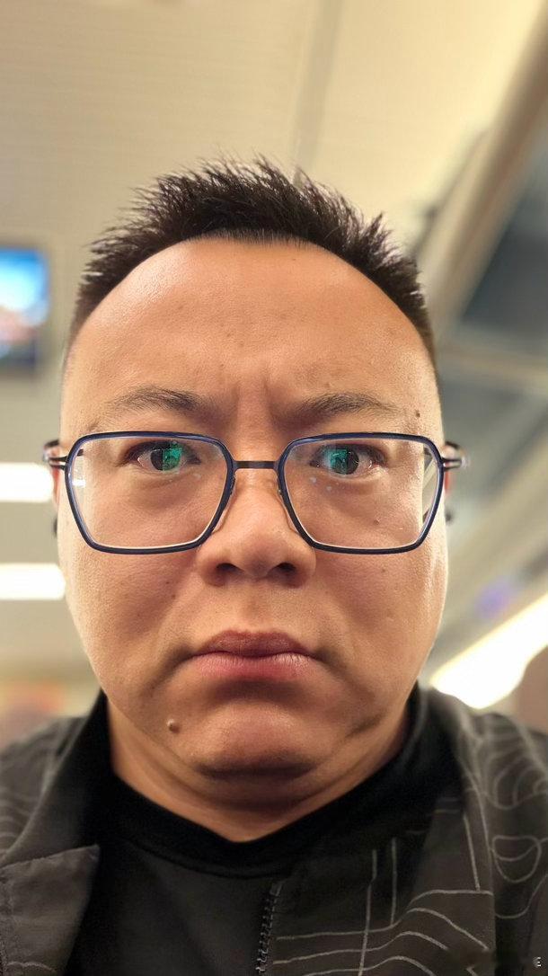 昨天大病初愈 吃晚饭时候和老王一起在泰山脚下理个发这是花了 68 理的发型你们觉