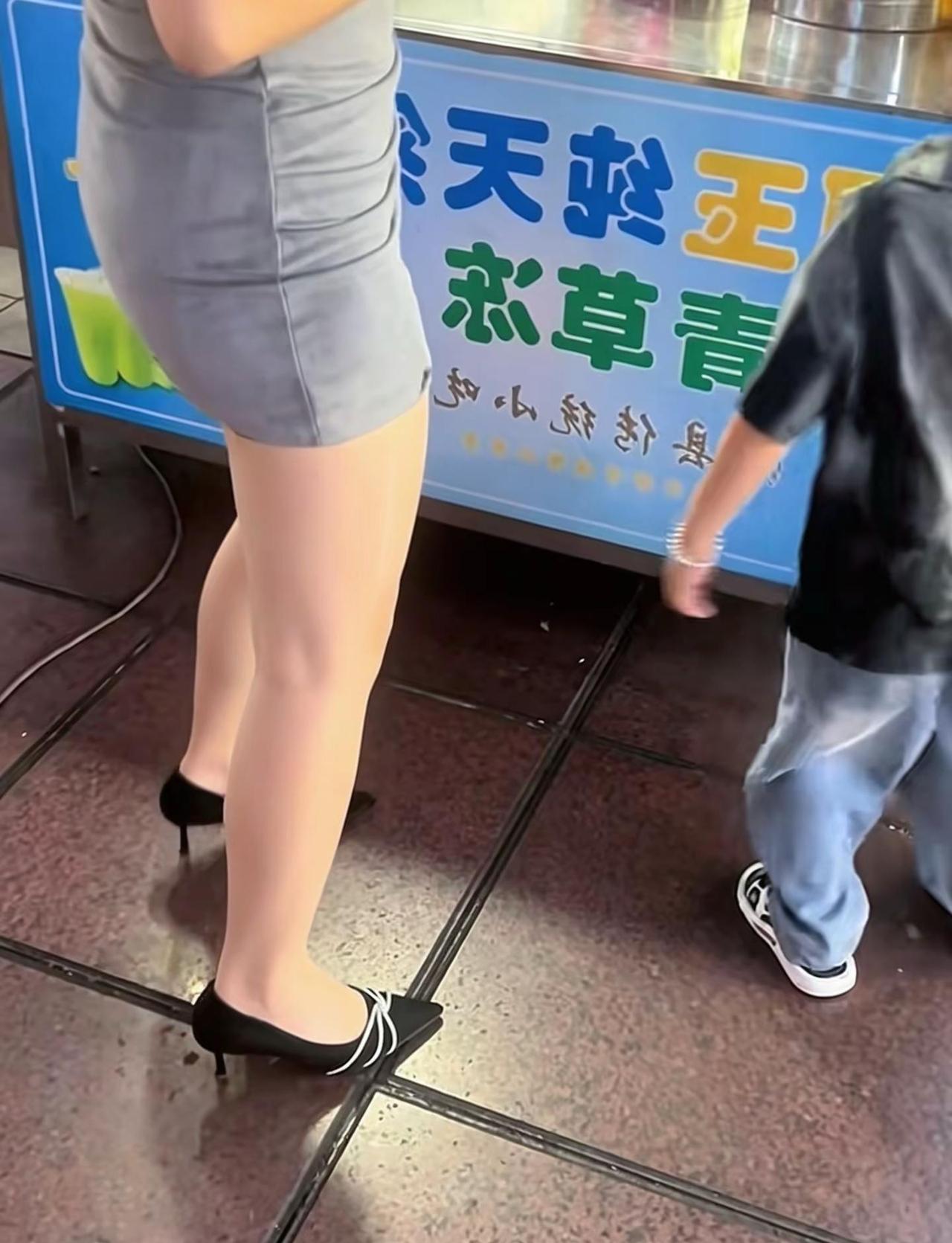 到底什么样的高跟鞋才不磨脚？