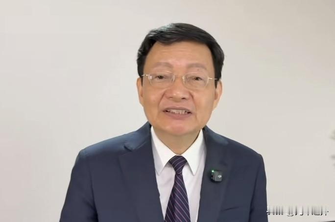 李大霄直白解读：市场风险集中释放，普通人该如何理性应对
 
近期手头有专项调研任