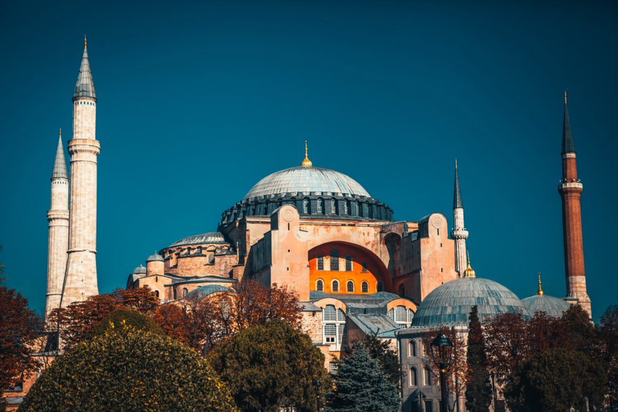 🇹🇷❗土耳其伊斯坦布尔大都会警方通报称，两名在阿亚索菲亚大清真寺(原圣索菲亚