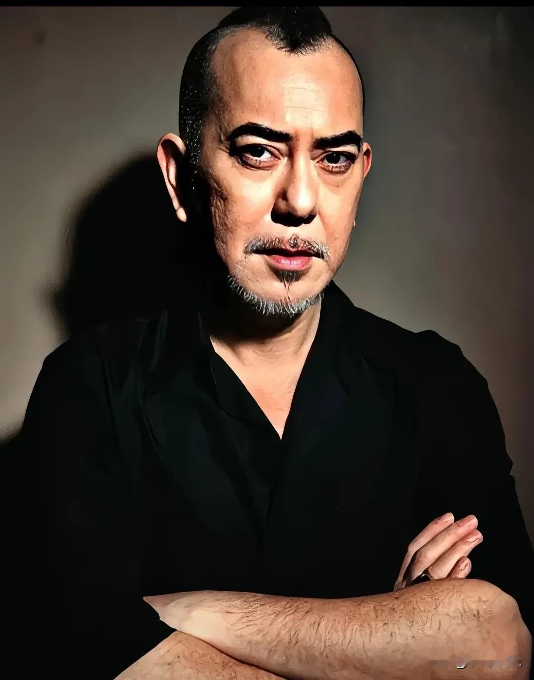 65岁影帝黄秋生，引发热议！

8月13日，65岁影帝黄秋生，罕见因为一条评论冲