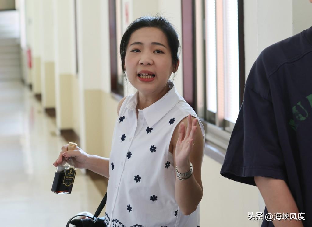 访日内幕全曝光！让卓荣泰狼狈不堪的徐巧芯已被秘密下达司法追杀令，第一个案件启动了