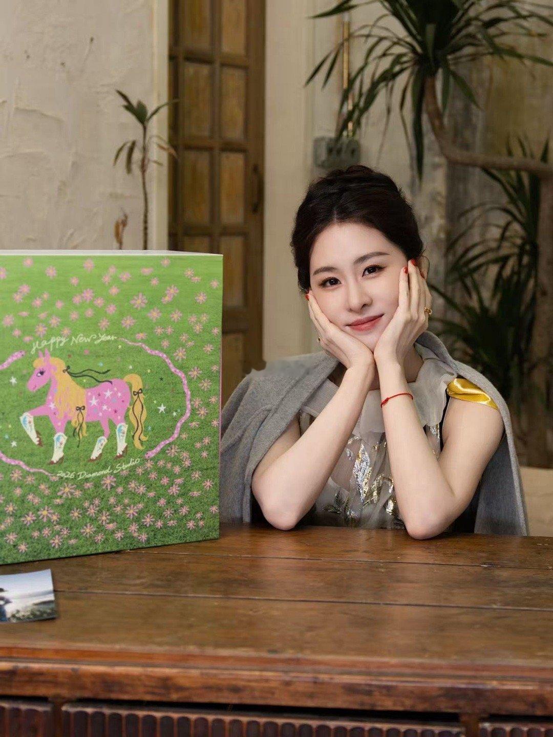 张碧晨5万红包 救命！张碧晨春节第一波红包就发了五万！她还说晚饭后继续发，今天啥