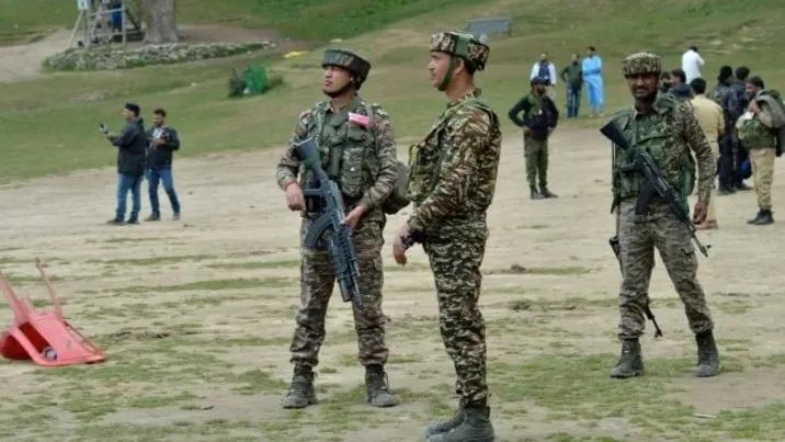 这两天，南亚的天空被硝烟笼罩。印度突然关闭了印度河上游水闸，巴基斯坦农田瞬间断水