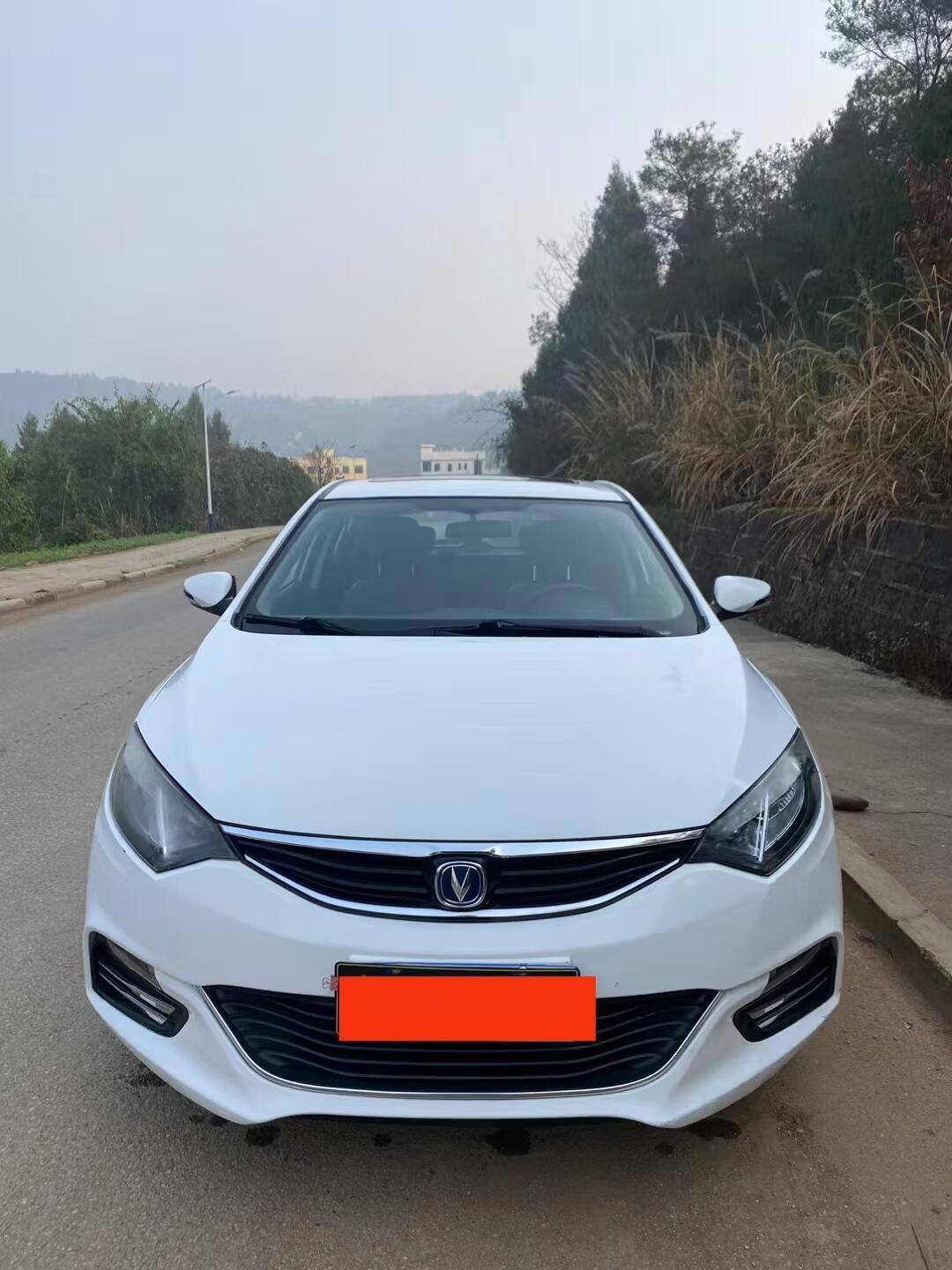 长安逸动XT座舱感受 两厢国产车，颜值质感双在线
当年长安逸动XT被称作“最美国