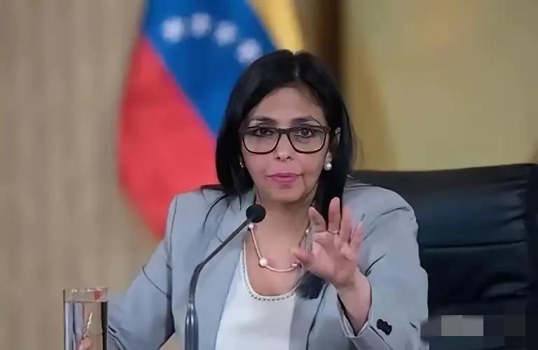 特朗普估计气的脸都青了
本以为把马杜罗抓走，委内瑞拉这下要彻底跪了。但他万万没想