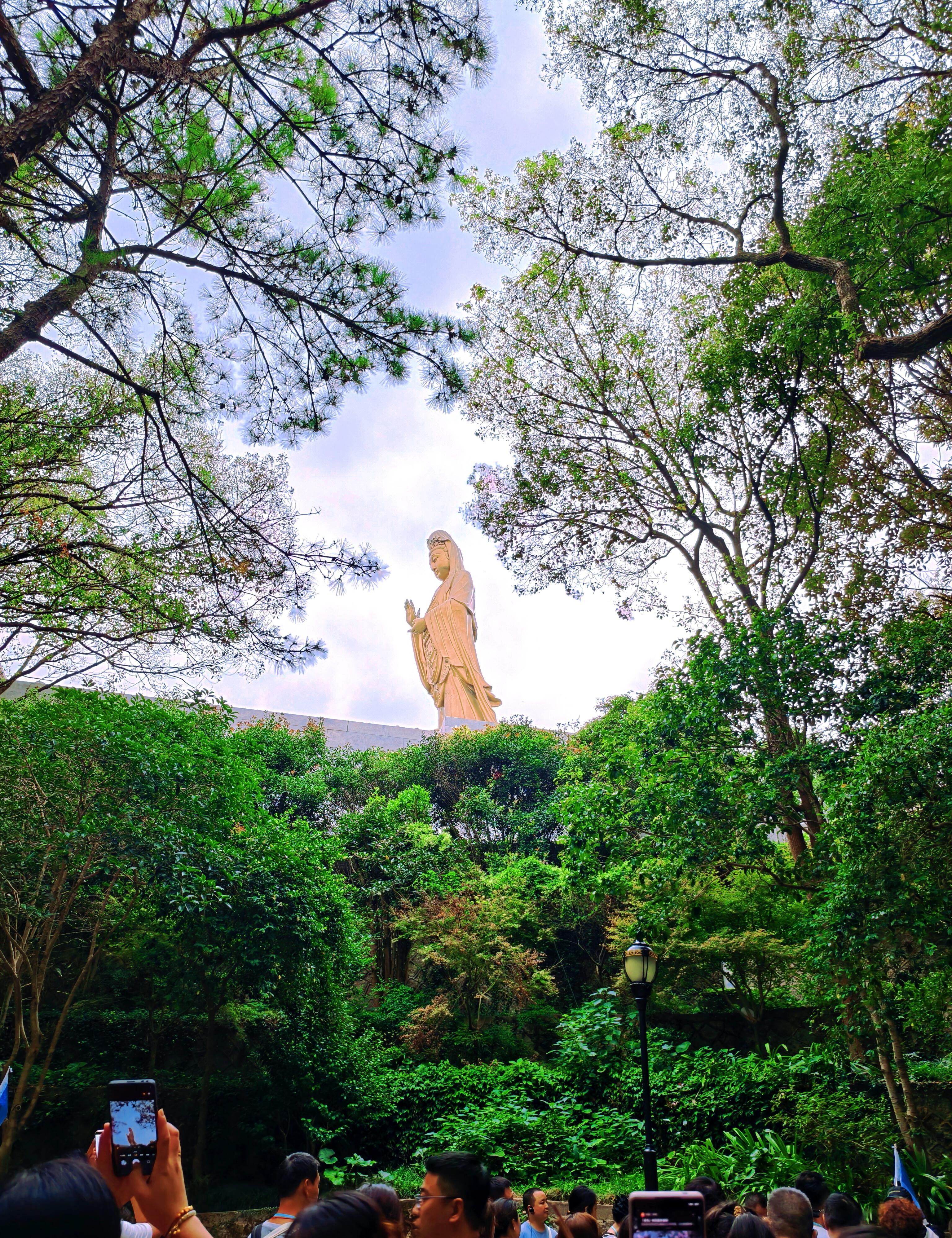 长期训练自己，不对坏的感觉产生嗔恨，也不对好的感觉产生贪爱，始终保持平常心。长期