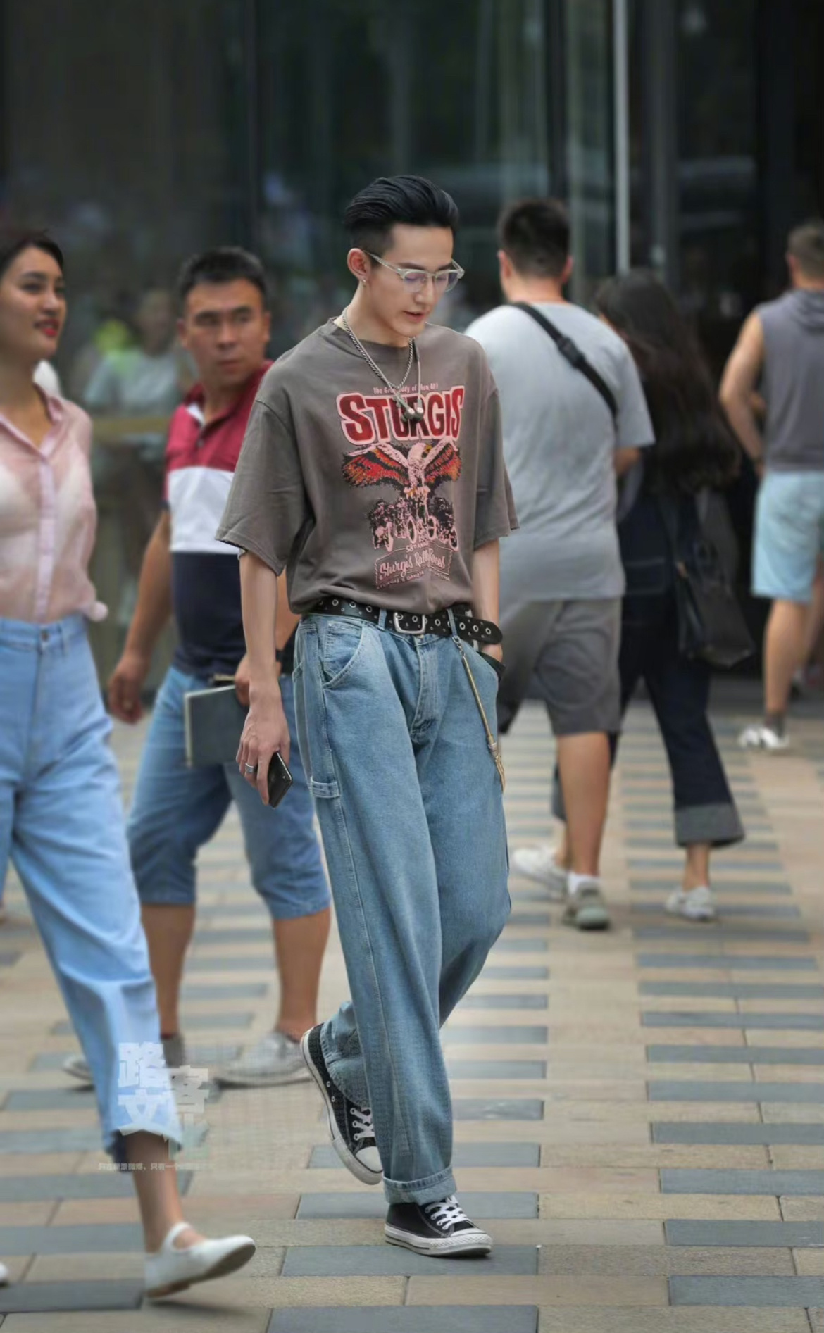一些卷裤腿的小习惯一直沿用到现在