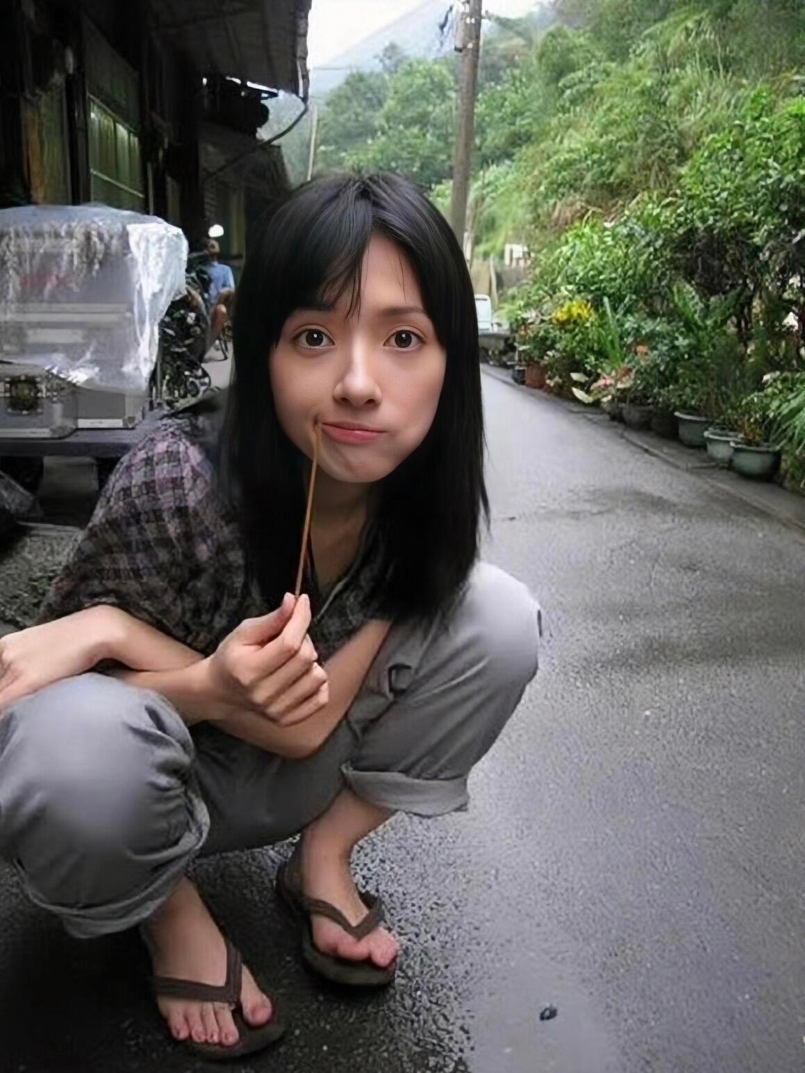 郭碧婷旧照  好随性好自由！白月光的杀伤力真的很强 