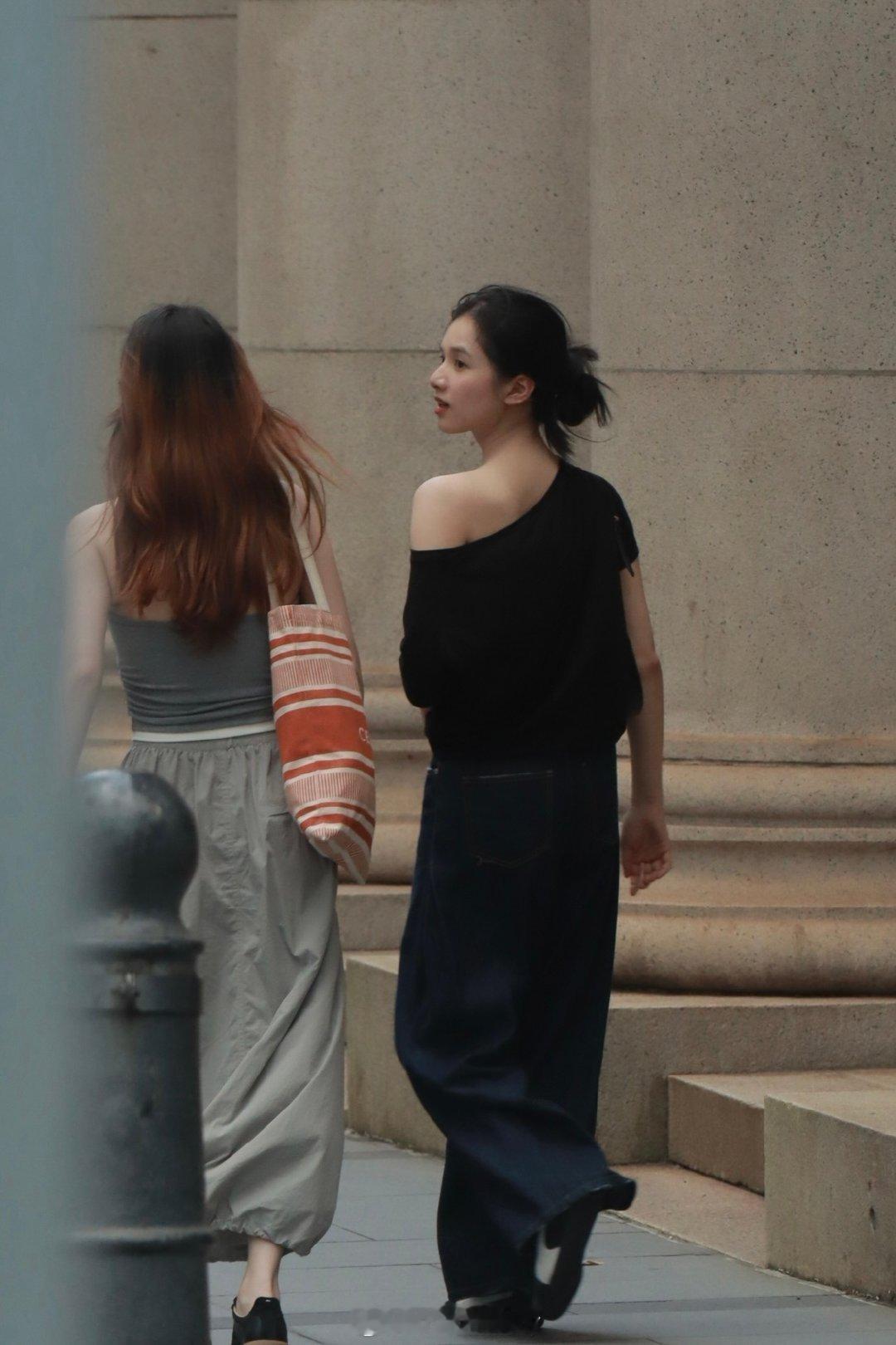 张婧仪的身材还是没得说 ​​​