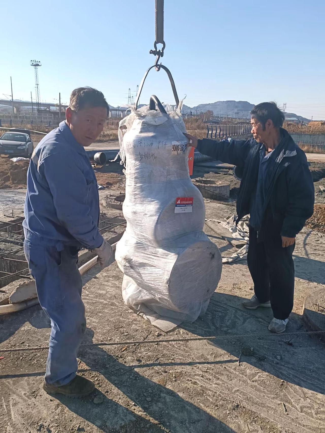 工地是牛马，小区有菩萨。