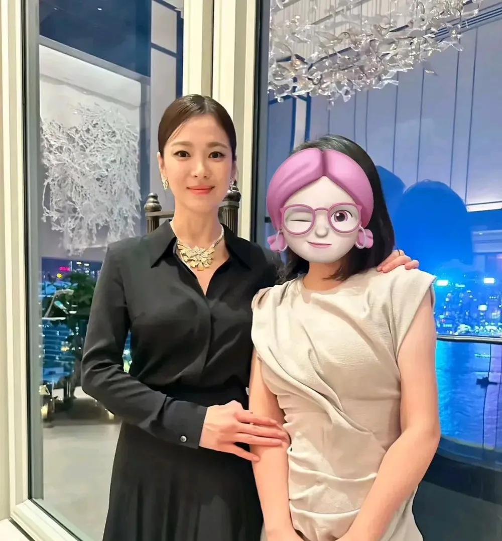 宋慧乔的生涯确实有些令人困惑。在韩国，许多女明星会选择和富豪结婚，但为什么就没有