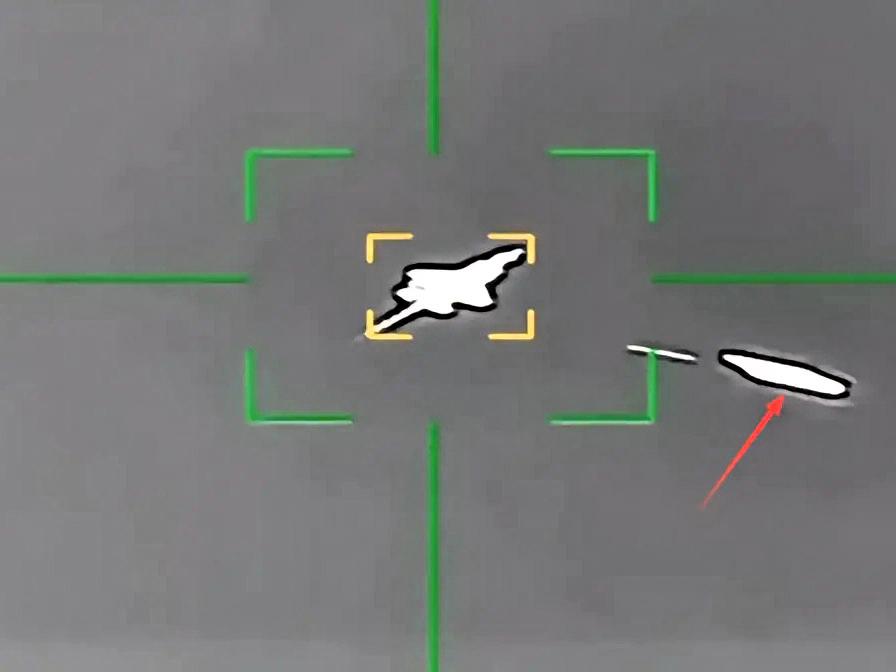 美国神话破灭！美五代战机F35战机被伊朗打中！

当地时间3月19日，当天凌晨2