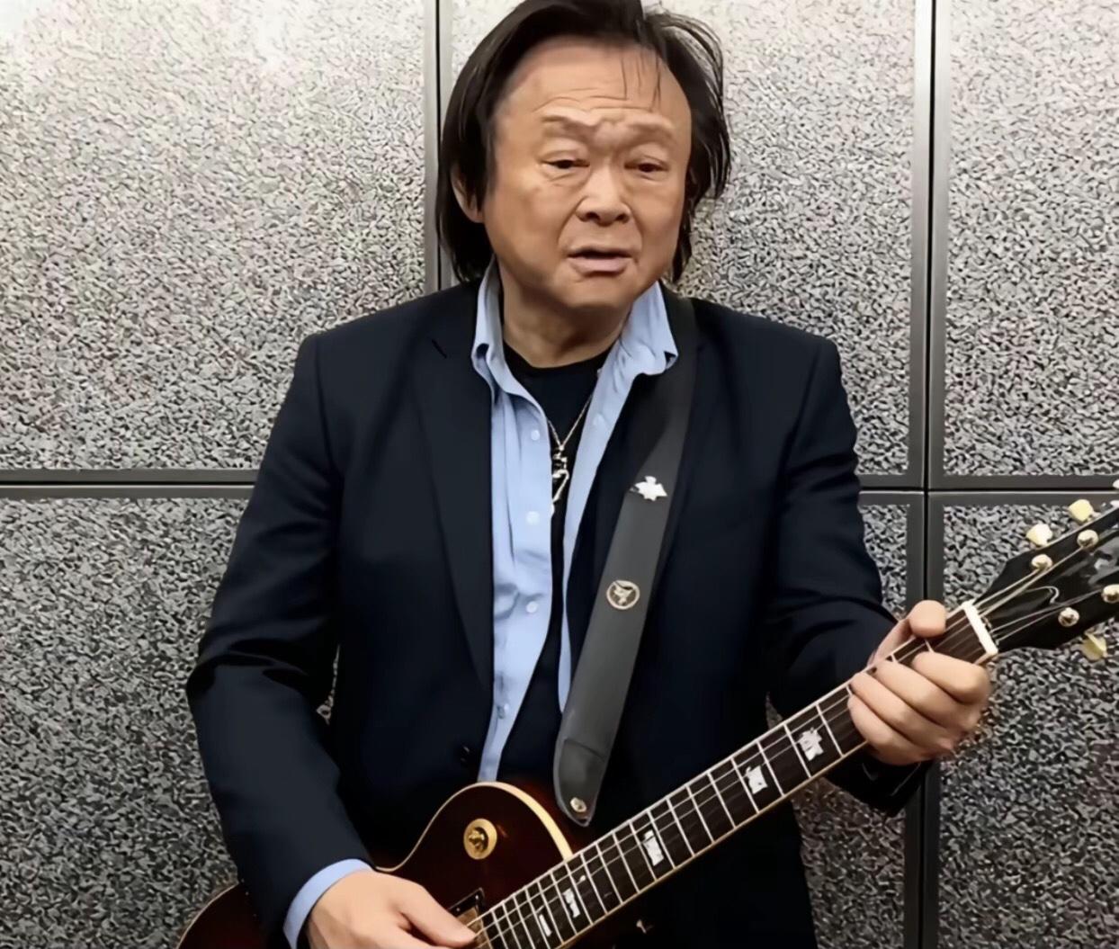 本来应该从从容容游刃有余
现在是匆匆忙忙连滚带爬
睁眼说瞎话
你在哽咽什么啦
你