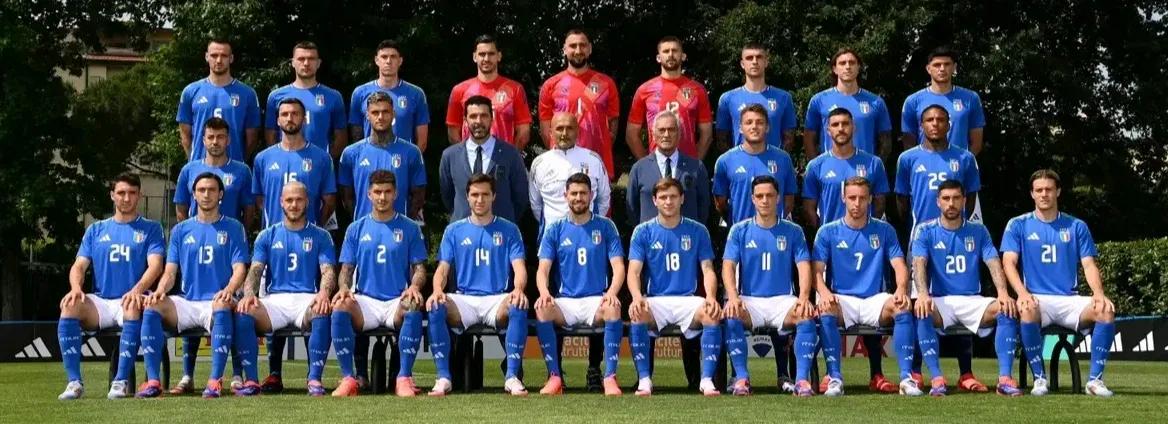 🇮🇹意大利足球
【米兰体育】给意大利队本届欧洲杯打分——
多纳鲁马7.5
卡
