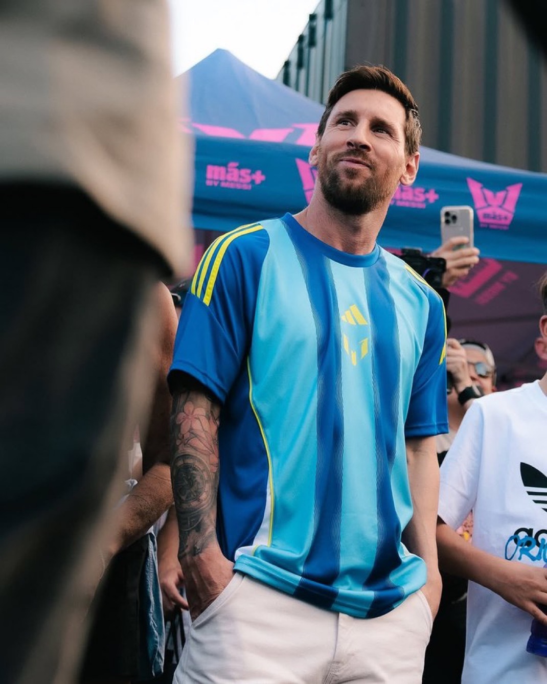 梅西[超话]  Más+ by Messi 举办的1v1世界皇冠锦标赛决赛活动，