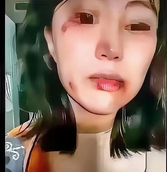 现代鲁提辖，江西集美一女子买鱼，活鱼叫鱼贩子杀了还精心眺去了鱼刺，最后女子来了一