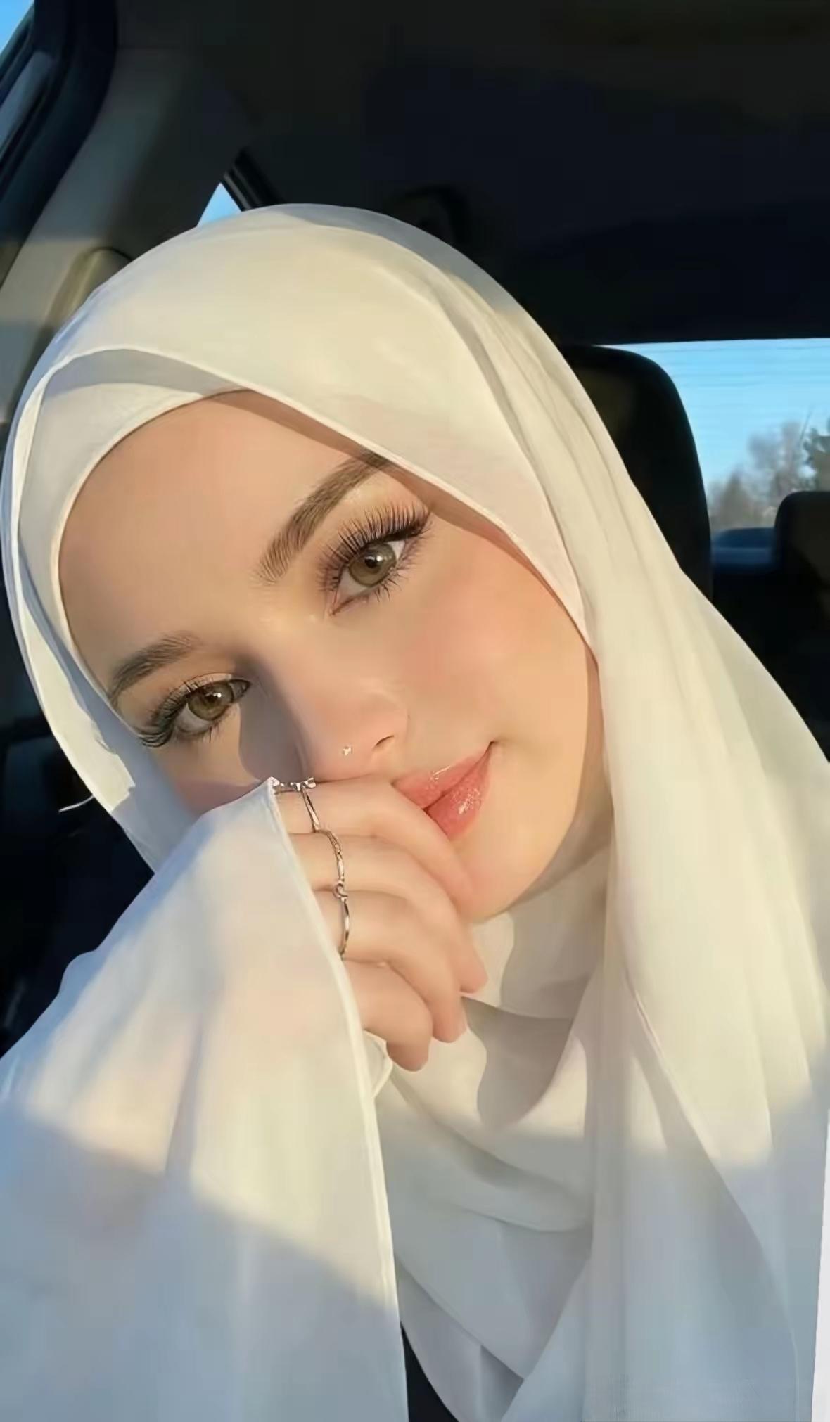 超越凡尘，不似人间