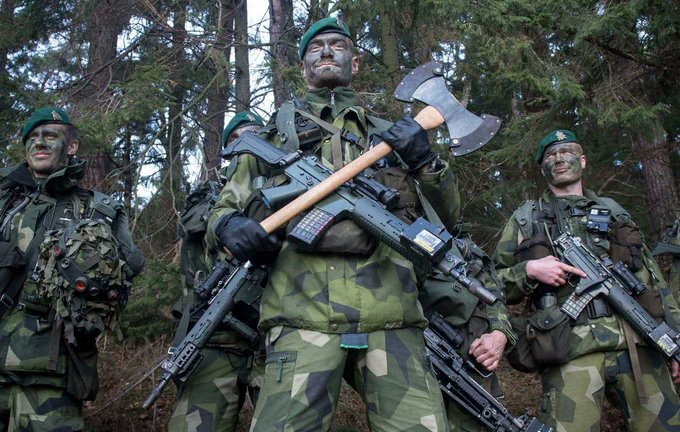 瑞典宣布将向格陵兰岛派遣军队，大斧向鬼子的头上砍去英方回应在格陵兰岛部署军队