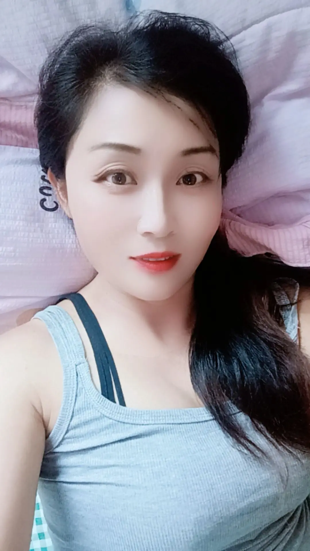两手空空走。中间这些年酸甜苦辣咸 都尝完！