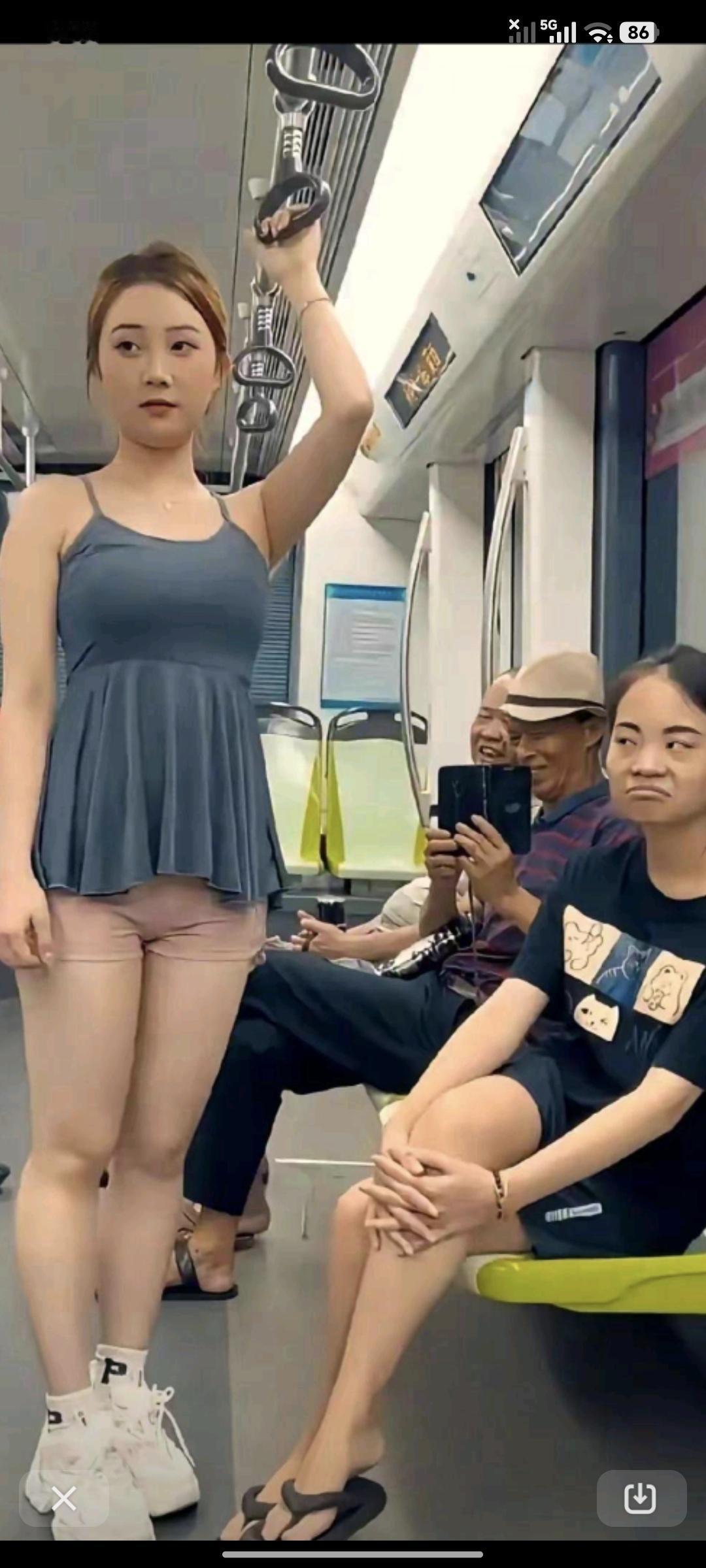女孩子出门不要穿太性感，穿太性感容易引起异性眼光，走路上回头率太高，第二不安全，