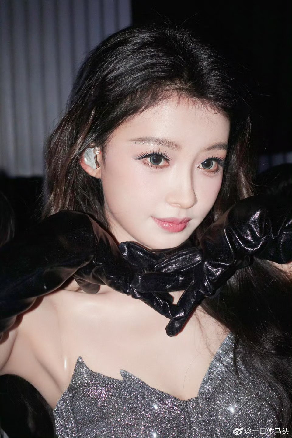 孙怡 好美的洋娃娃孙怡这颜值真的长在审美点上，脸蛋精致又灵动，往那一站就是活脱脱