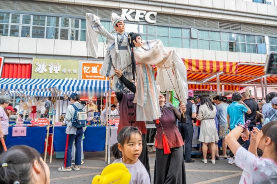 广西的年味来了……是春风吹开的万种风情！锣鼓一响，年味登场，桂风壮韵，满城吉祥。