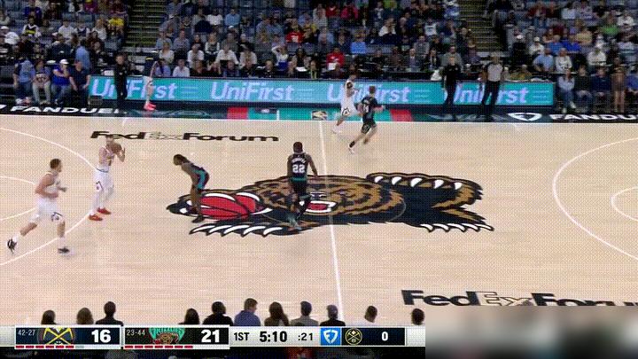 就因为会给约基奇空切，一个替补出身的小子，银行账户里砸进了1.25亿美金。你敢信