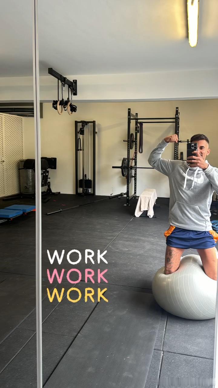 塞瓦略斯: WORK WORK WORK ​​​