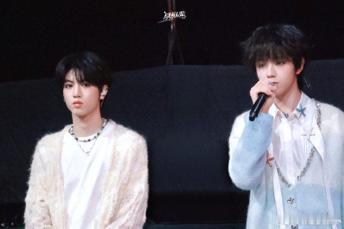 王橹杰祝张桂源越长越高 谁被可爱到了！长高 KPI 已下达！王橹杰祝张桂源越长越