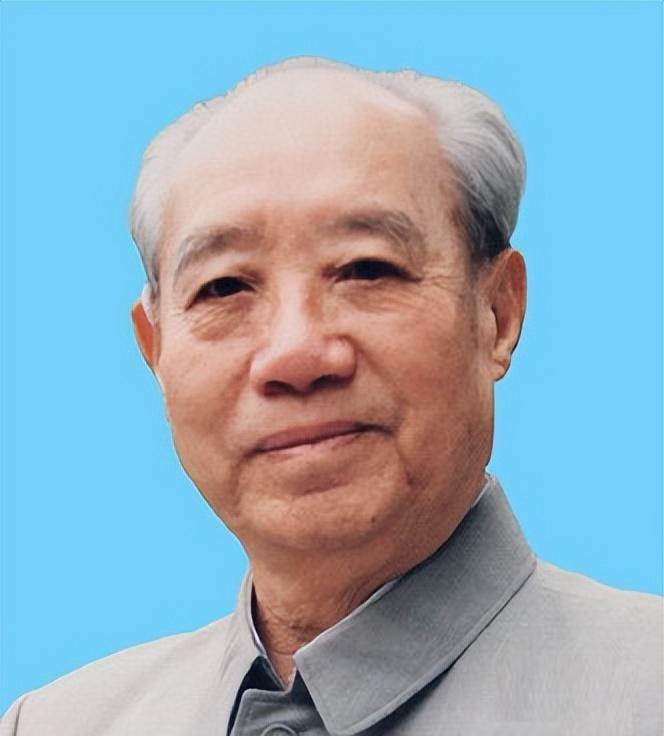 毛主席身边的管家汪东兴病逝十五周年，临终留下遗言：一生只做了一件事，无怨无悔！
