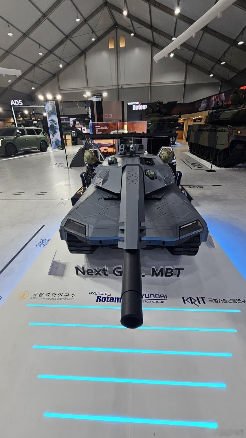 韩国首尔防务展上下代主战坦克K3模型#武器装备[超话]# ​​​