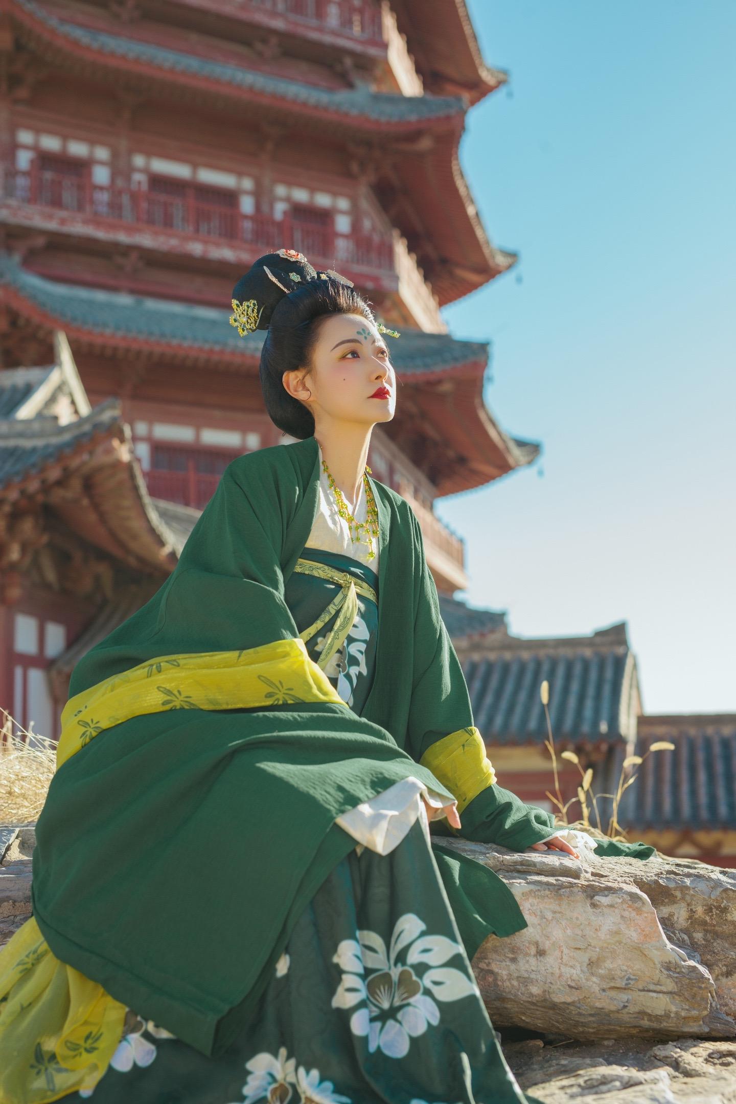 梦回长安夜未央，盛世风华入梦来。✨茶话弄“长安美学· 茶之新语”系列新皮肤上线！