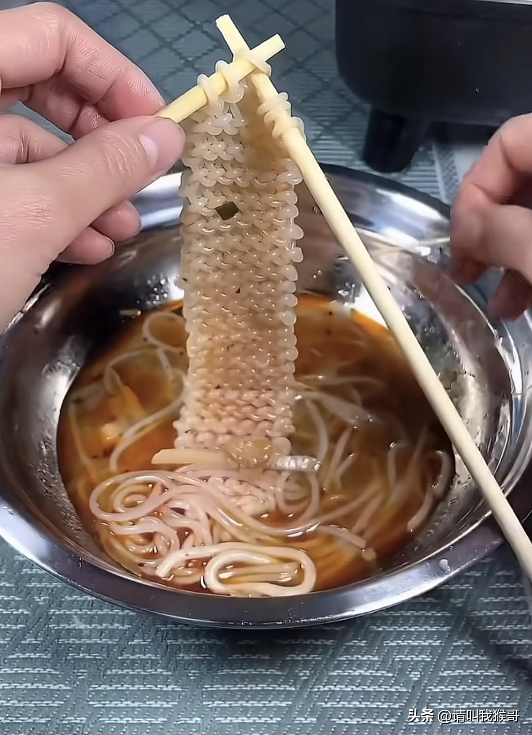 点了一碗螺蛳粉，吃不完，于是……