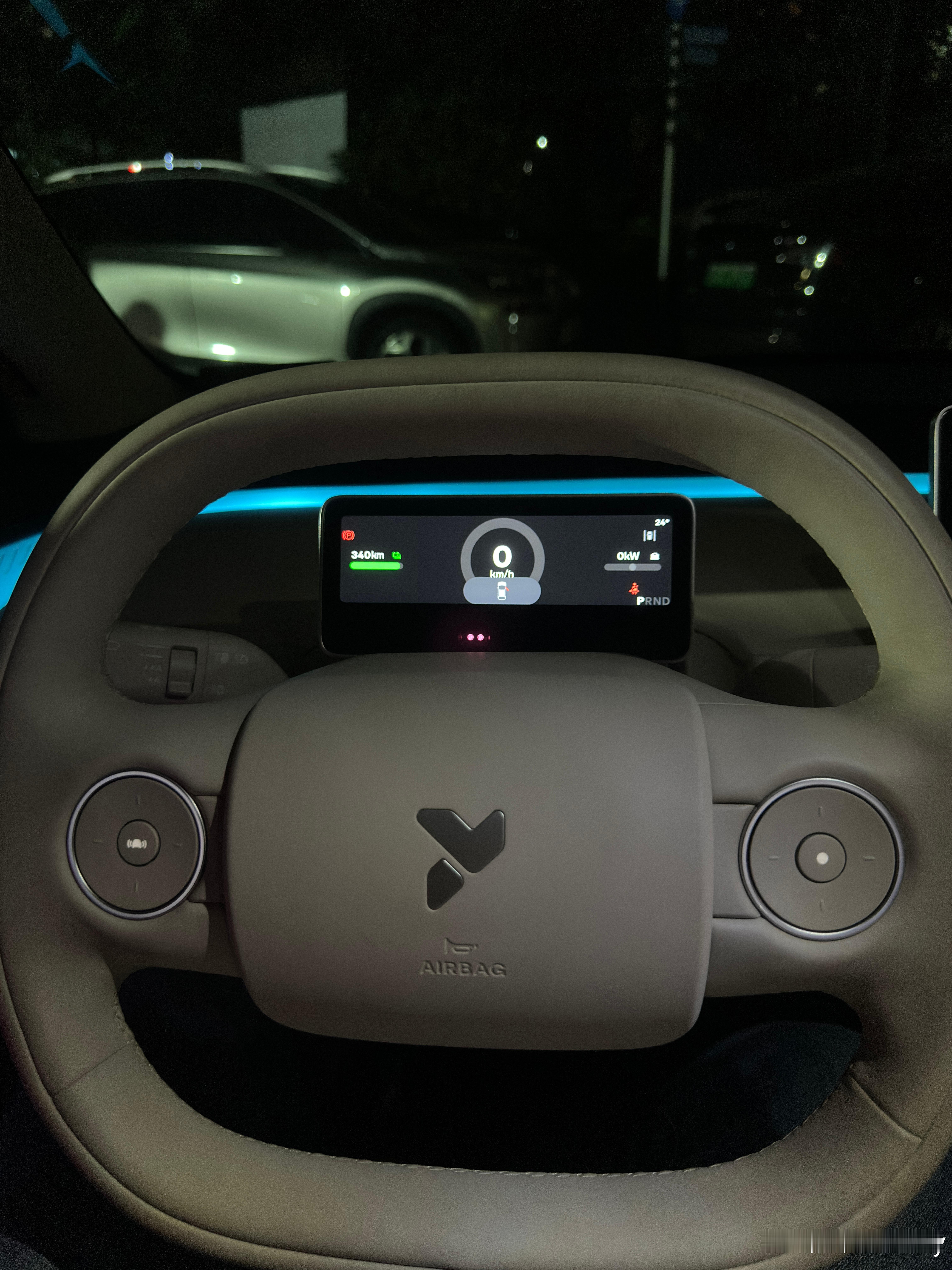 小虫子的氛围灯不错吧[偷笑]蔚来萤火虫汽场全开我与汽车的日常  ​​​