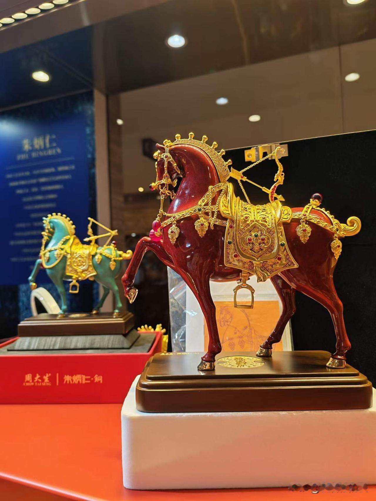 我相信吃亏是福。年轻时我也觉得吃亏就是傻，凭啥别人占便宜我吃亏。工作上，新人时我