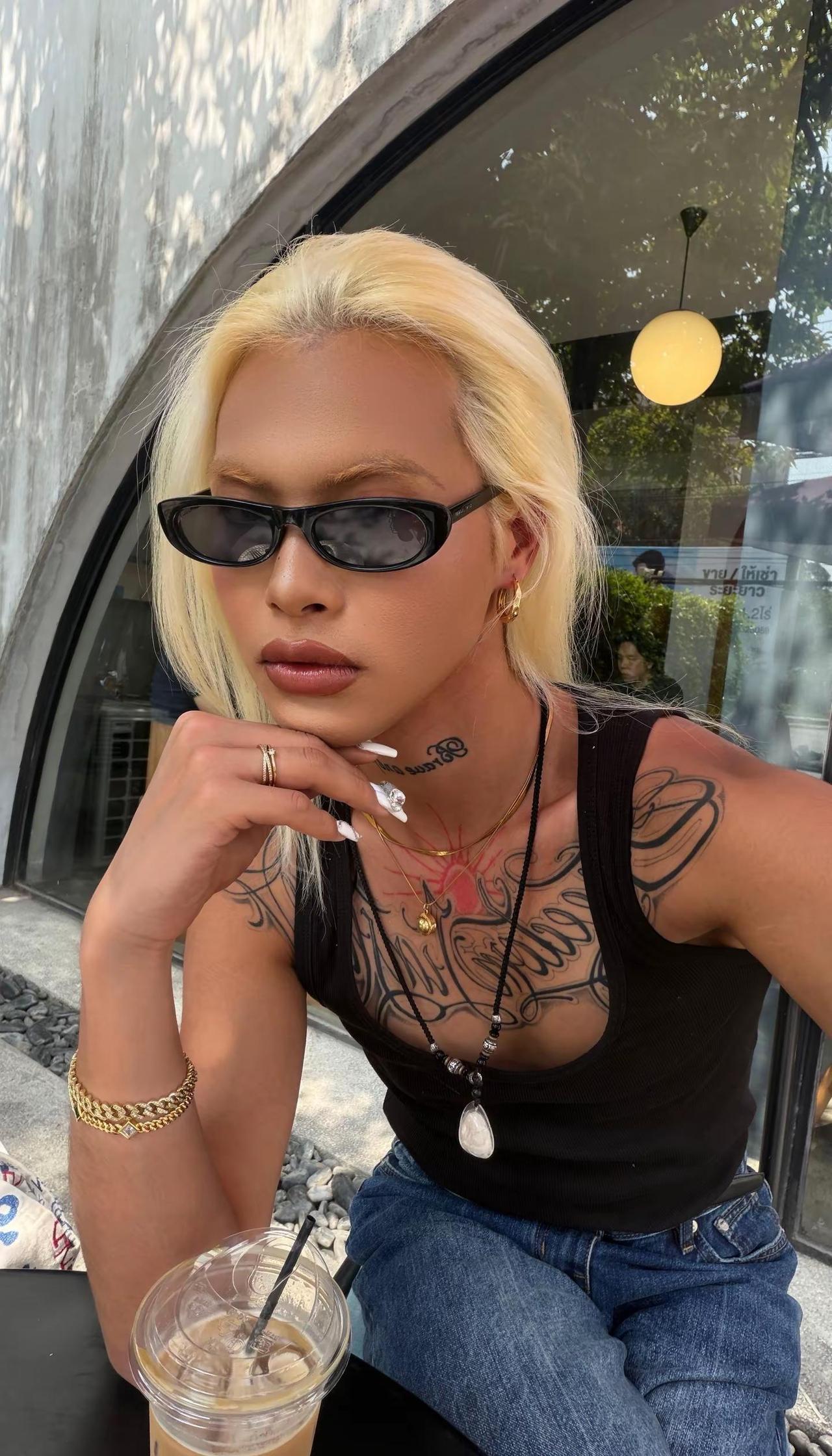 只会夸漂亮什么都不付出就想在一起，然后说一堆自己的事情分享自己的日常 白嫖你的时