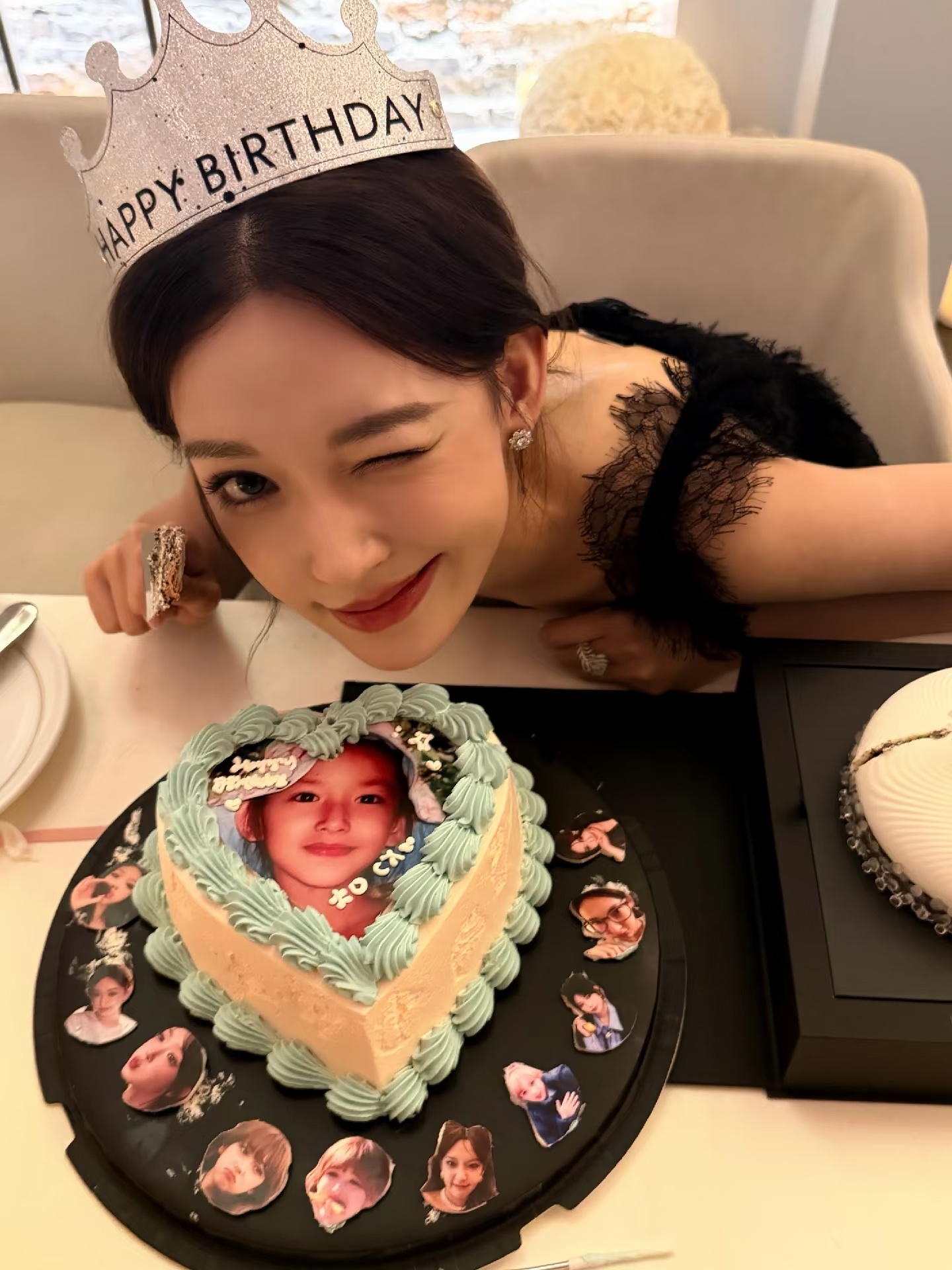 姐姐 。🥺🥺这个妆好美 蛋糕好有心意呀 