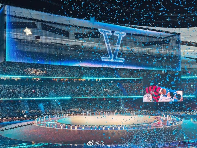 张杰张杰演唱会已经NextLevel了 看完直接走不出来，脑子里全是灯光和旋律 