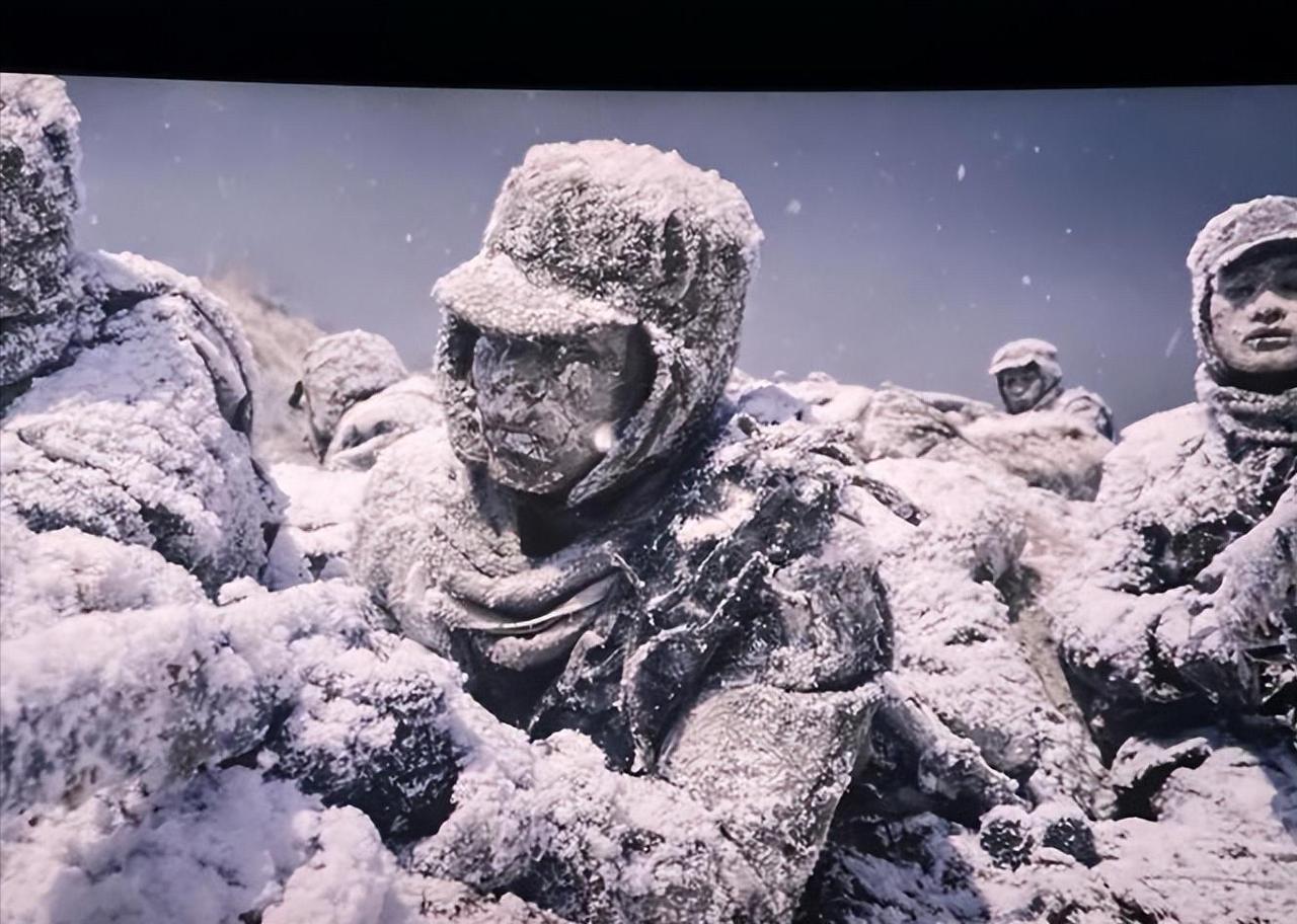 你去任何寺庙，他坐着，却让你跪着！


在城郊那片静谧的陵园里，风似乎总是比别处